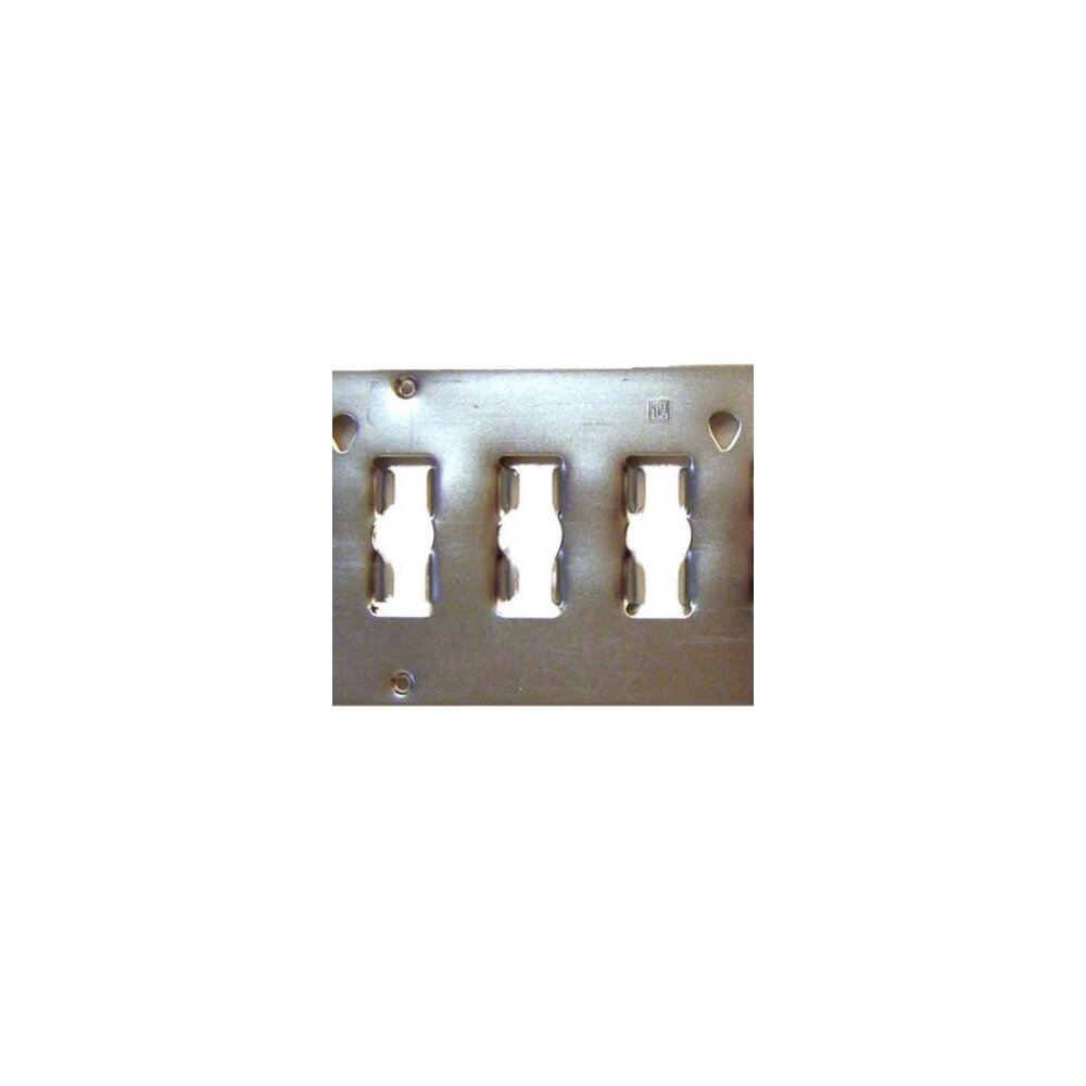 Flat universal lashing track